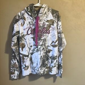 Cabela’s white camo sweatshirt